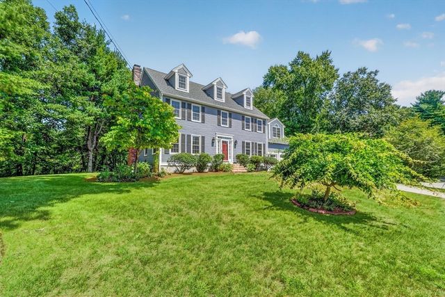 8 Saddle Way, Walpole, MA 02081