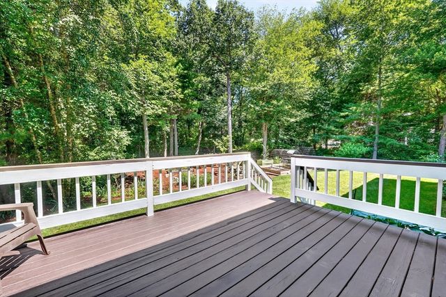 8 Saddle Way, Walpole, MA 02081