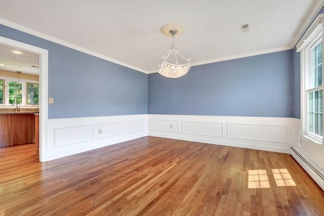8 Saddle Way, Walpole, MA 02081