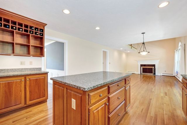 8 Saddle Way, Walpole, MA 02081