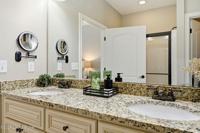 1025 Classic Way, Louisville, KY 40245