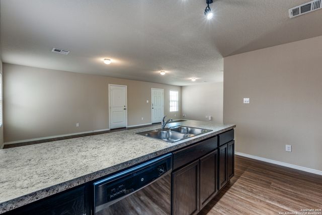 5102 Everett Loop, Converse, TX 78109