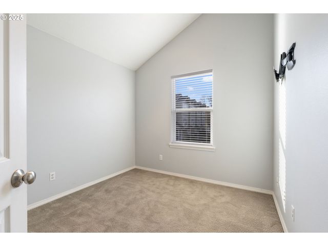 887 Sw 198TH Pl, Beaverton, OR 97003