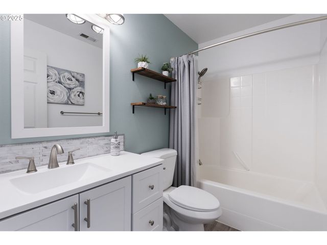 887 Sw 198TH Pl, Beaverton, OR 97003