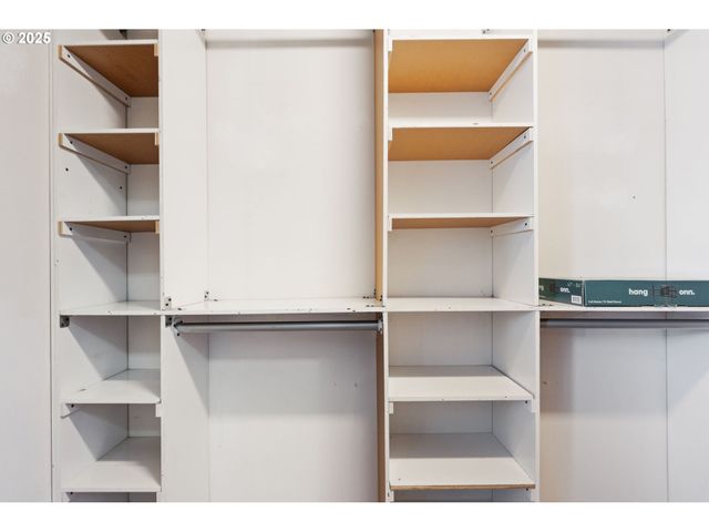 887 Sw 198TH Pl, Beaverton, OR 97003