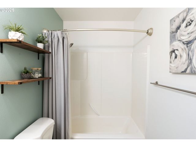 887 Sw 198TH Pl, Beaverton, OR 97003