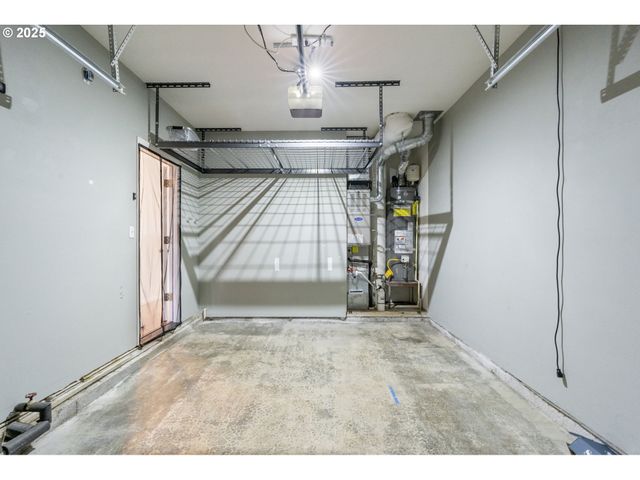 887 Sw 198TH Pl, Beaverton, OR 97003