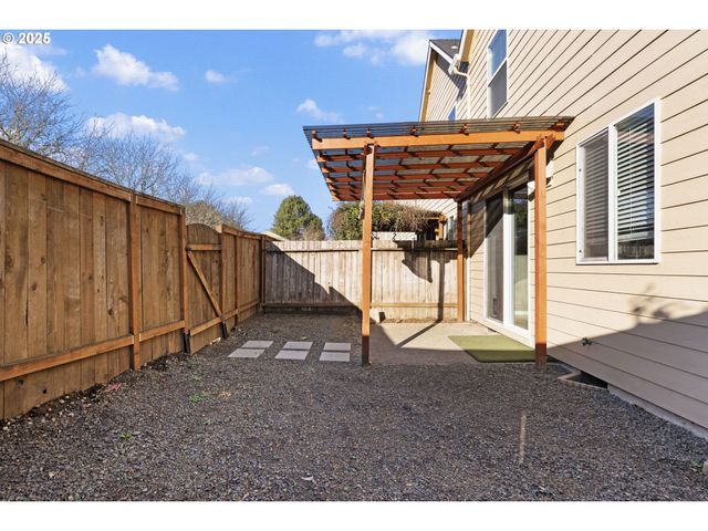 887 Sw 198TH Pl, Beaverton, OR 97003