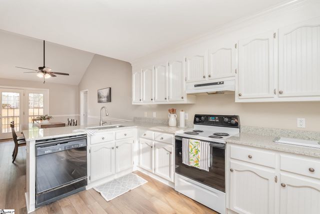 108 Brooke Lee Circle, Taylors, SC 29687