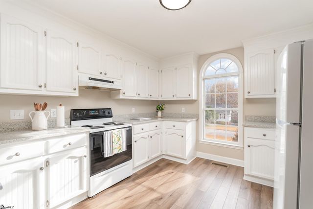 108 Brooke Lee Circle, Taylors, SC 29687