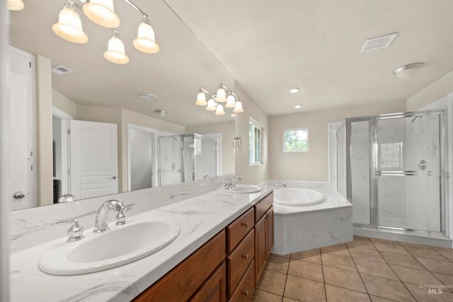 2698 W Torana Dr, Meridian, ID 83646