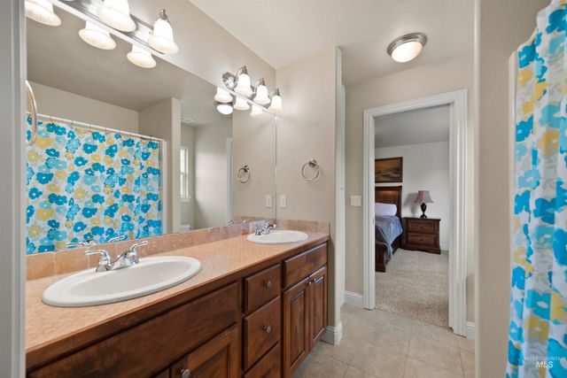 2698 W Torana Dr, Meridian, ID 83646