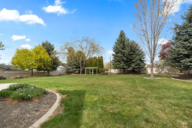 2698 W Torana Dr, Meridian, ID 83646