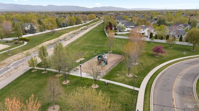 2698 W Torana Dr, Meridian, ID 83646