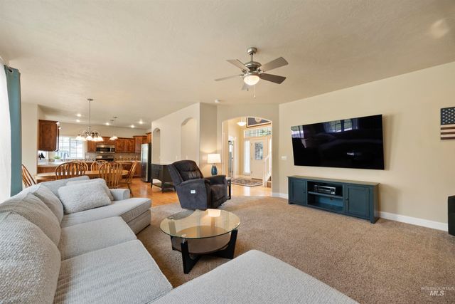 2698 W Torana Dr, Meridian, ID 83646