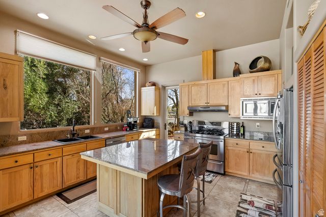 19 BOULDER CIR, Santa Clara, UT 84765