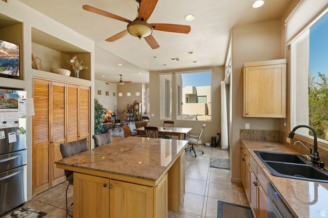 19 BOULDER CIR, Santa Clara, UT 84765