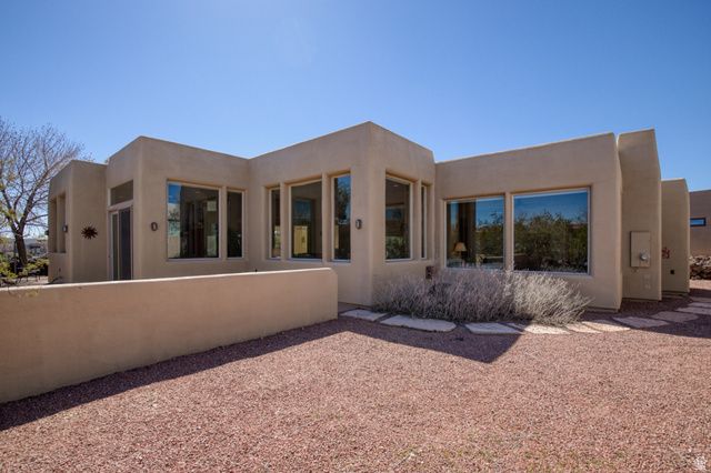 19 BOULDER CIR, Santa Clara, UT 84765