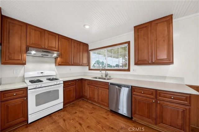 7961 La Corona Way, Buena Park, CA 90620