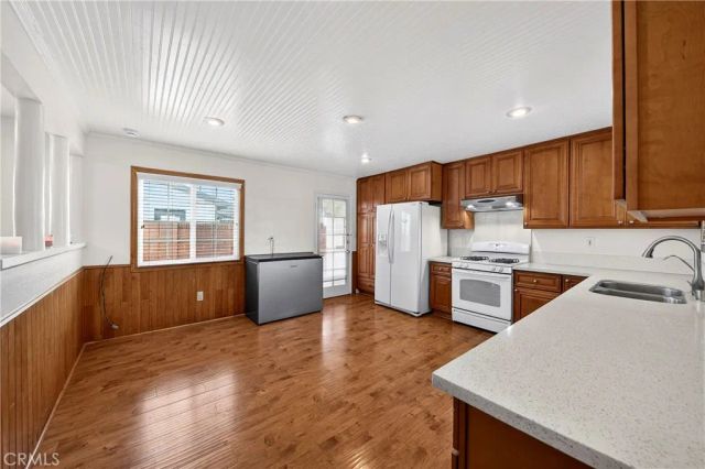 7961 La Corona Way, Buena Park, CA 90620