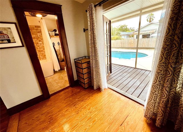 206 W HAYA STREET, Tampa, FL 33603