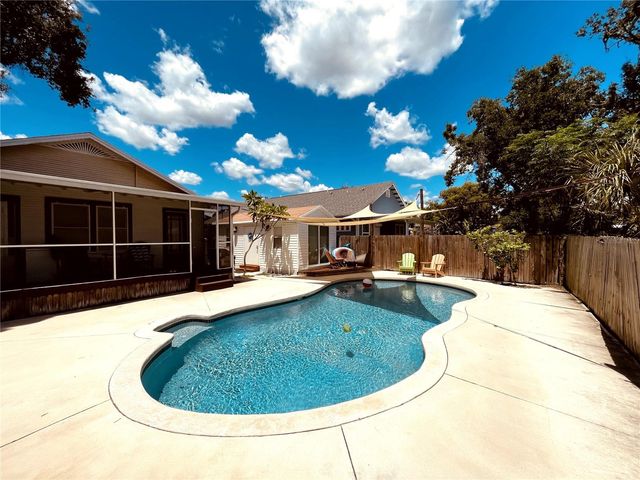 206 W HAYA STREET, Tampa, FL 33603