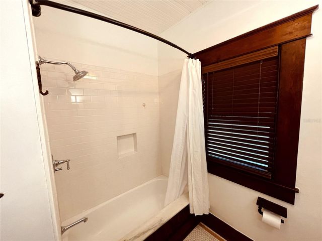 206 W HAYA STREET, Tampa, FL 33603