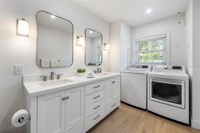 6139 HOLLYWOOD BOULEVARD, Sarasota, FL 34231