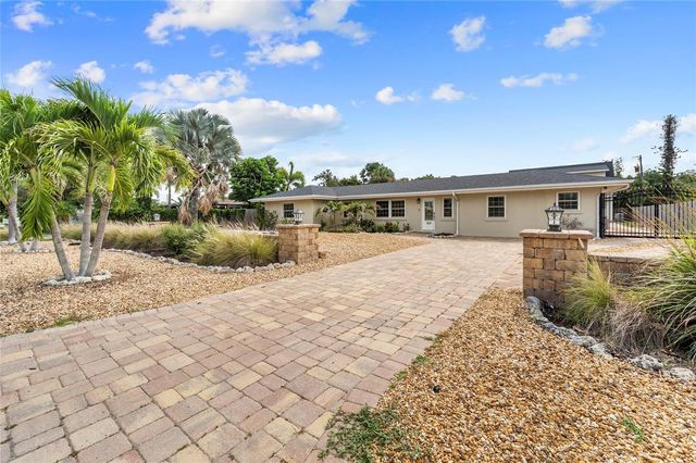6139 HOLLYWOOD BOULEVARD, Sarasota, FL 34231