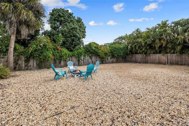 6139 HOLLYWOOD BOULEVARD, Sarasota, FL 34231