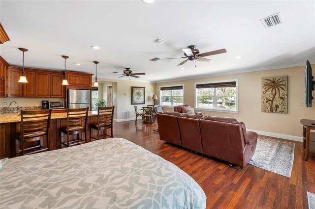 6139 HOLLYWOOD BOULEVARD, Sarasota, FL 34231