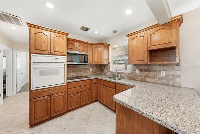 6930 30TH AVENUE N, St Petersburg, FL 33710