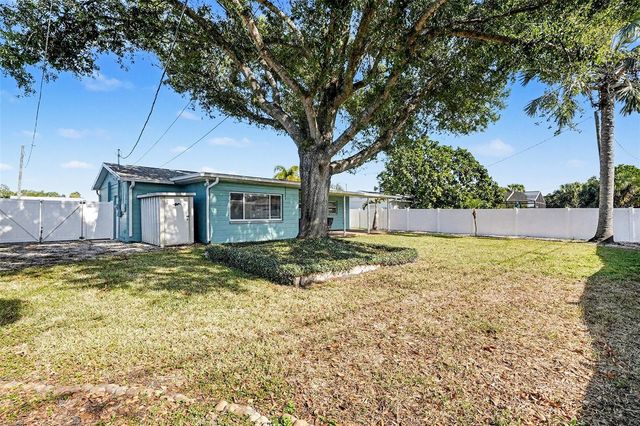 6930 30TH AVENUE N, St Petersburg, FL 33710