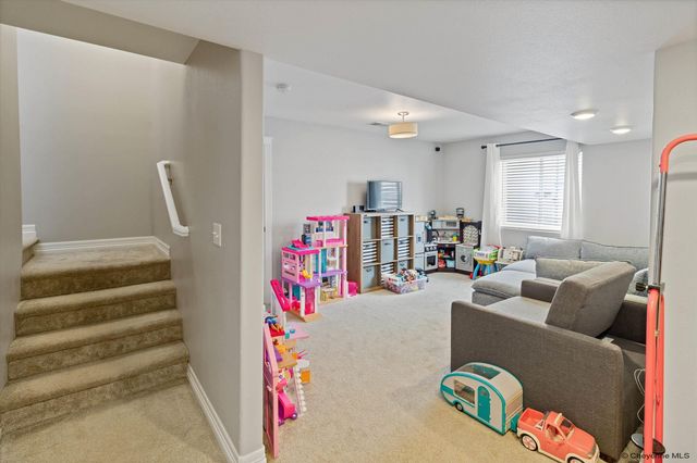 4716 GARNET WAY, Cheyenne, WY 82009