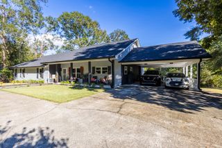 207 Hickory Hill Dr., Hattiesburg, MS 39402