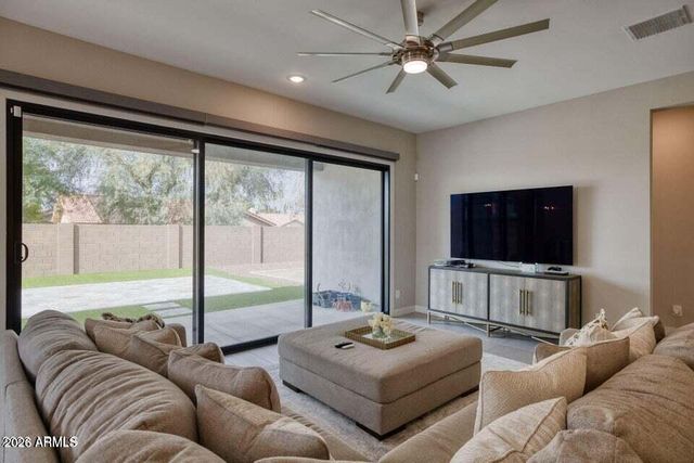 7434 N 80Th Lane, Glendale, AZ 85303