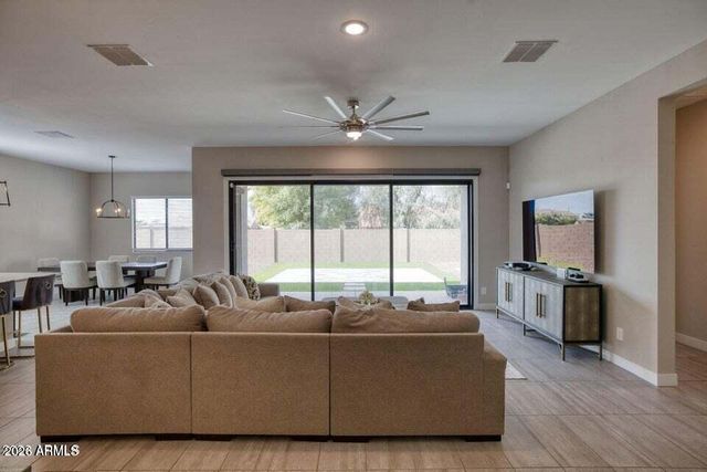 7434 N 80Th Lane, Glendale, AZ 85303