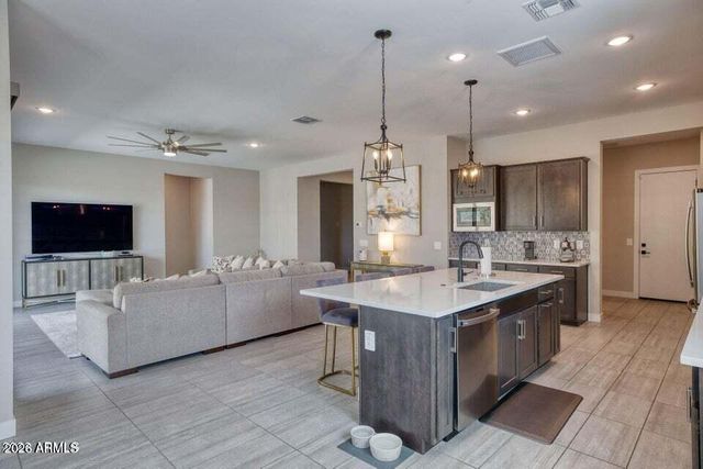 7434 N 80Th Lane, Glendale, AZ 85303