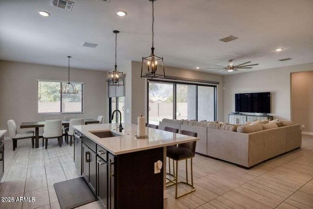 7434 N 80Th Lane, Glendale, AZ 85303
