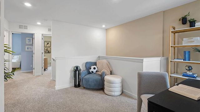 518 Cressmoor Boulevard, Hobart, IN 46342