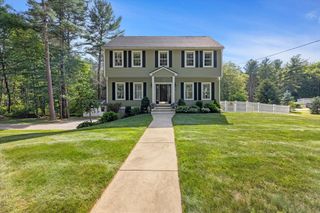 304 Quaker St, Northbridge, MA 01534