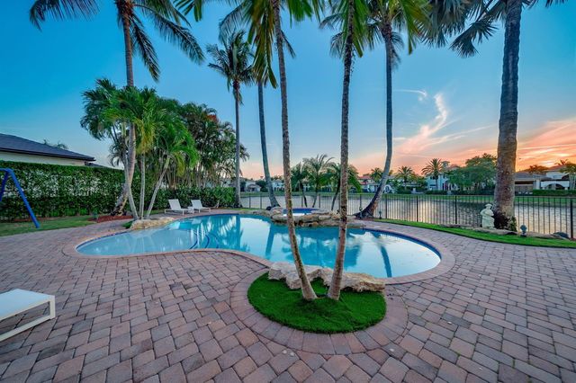 17593 Middle Lake Drive, Boca Raton, FL 33496