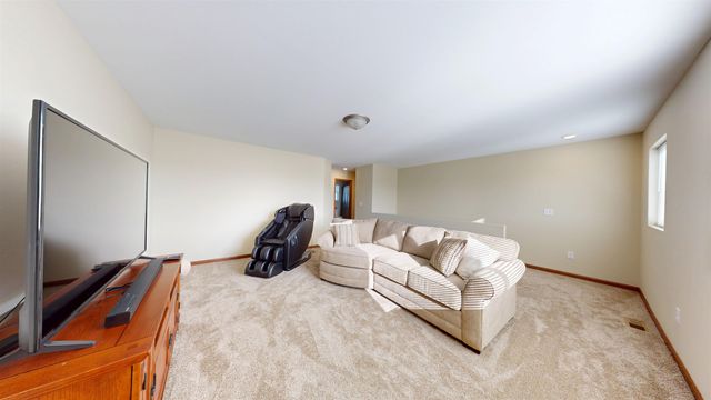 2617 Granite Dr., Minot, ND 58703