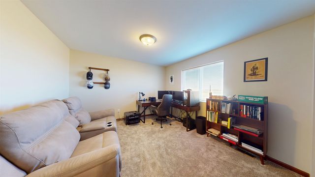 2617 Granite Dr., Minot, ND 58703