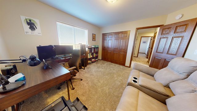 2617 Granite Dr., Minot, ND 58703