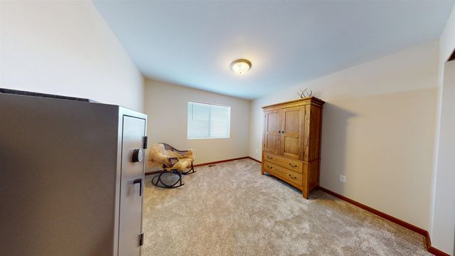 2617 Granite Dr., Minot, ND 58703