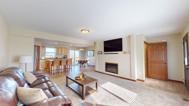 2617 Granite Dr., Minot, ND 58703