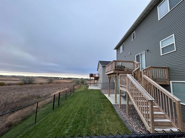 2617 Granite Dr., Minot, ND 58703