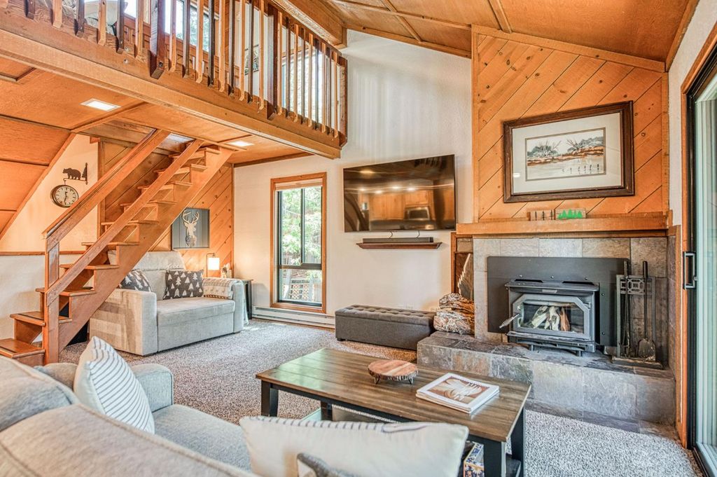 Image 10 of property listing at 40794 Oakwoods Lane # 97, Shaver Lake, CA 93664