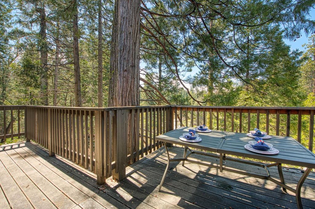 Image 27 of property listing at 40794 Oakwoods Lane # 97, Shaver Lake, CA 93664
